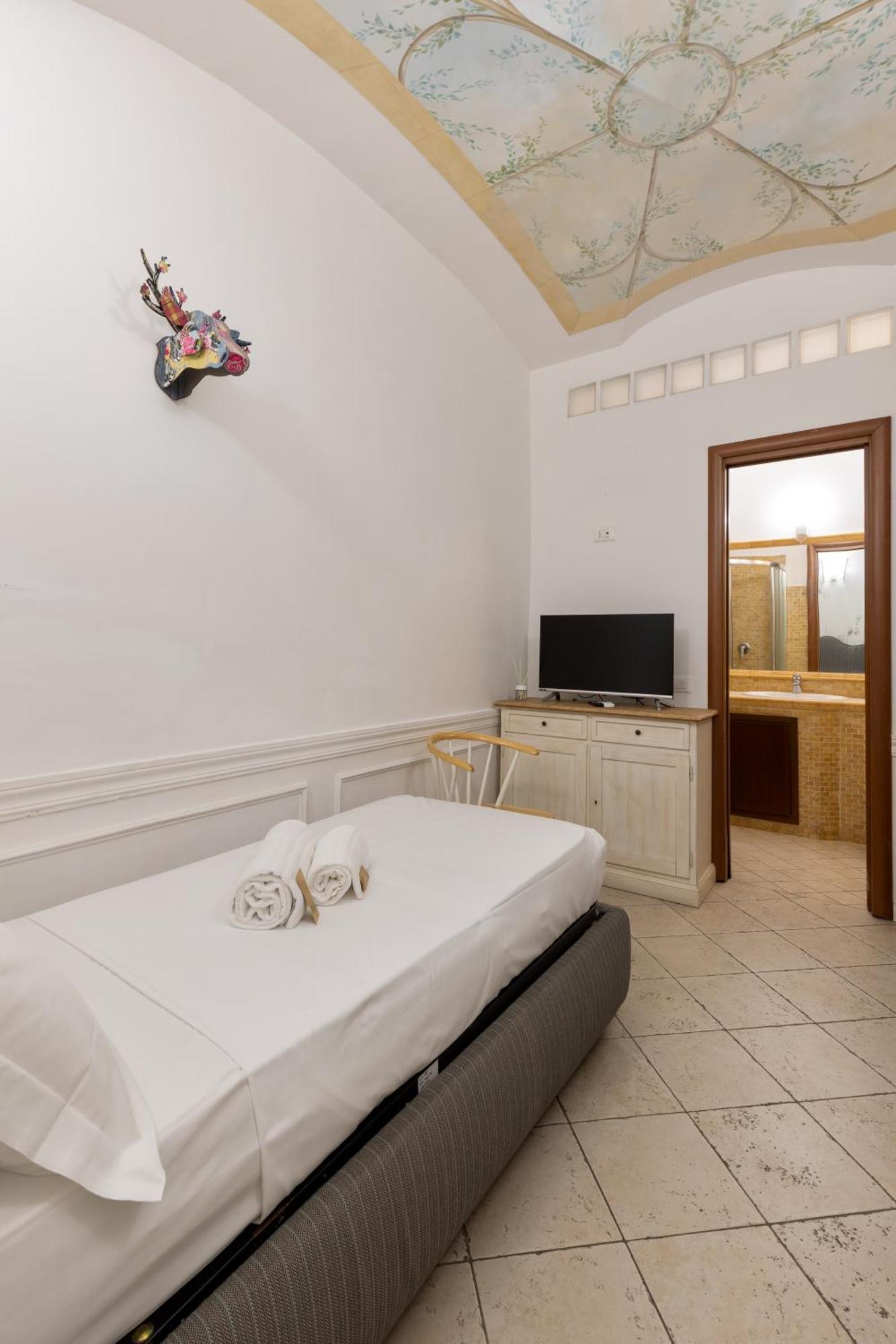 Guest house Cimarra 14-15 - *